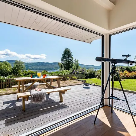 Dom wakacyjny 4 Bedroom Luxury Overlooking Bay *