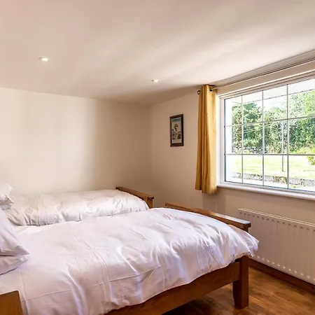 4 Bedroom Luxury Overlooking Bay * Kenmare