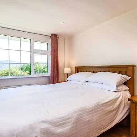 4 Bedroom Luxury Overlooking Bay Dom wakacyjny *