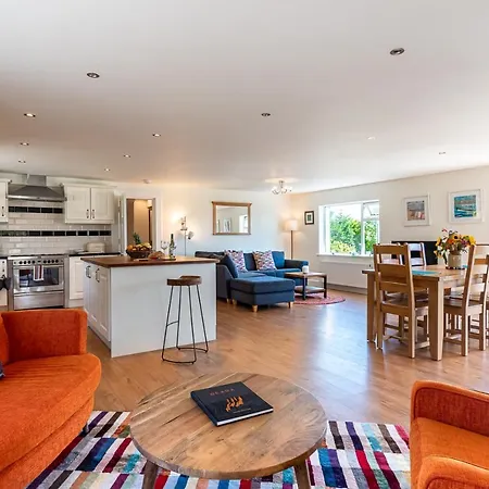 4 Bedroom Luxury Overlooking Bay * Kenmare