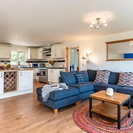 4 Bedroom Luxury Overlooking Bay Dom wakacyjny Kenmare