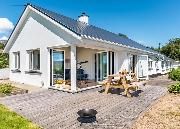 Nyaraló 4 Bedroom Luxury Overlooking Bay