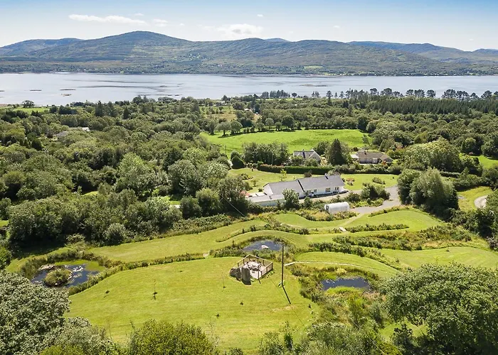 Nyaraló 4 Bedroom Luxury Overlooking Bay